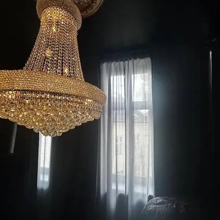 Ralekker Byleilighet. Solrik Balkong Lejlighed
